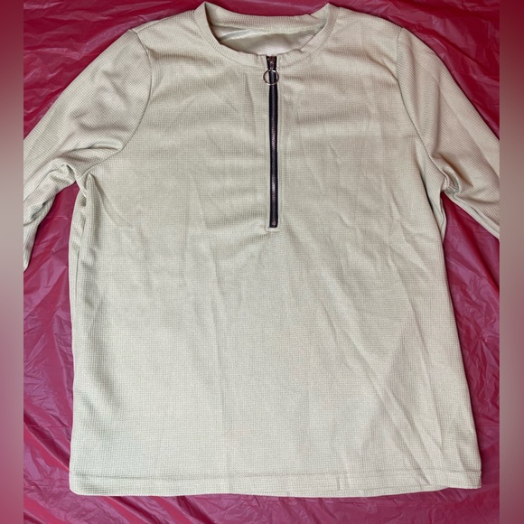 light green xl shirt with quarter zip - Picture 5 of 5